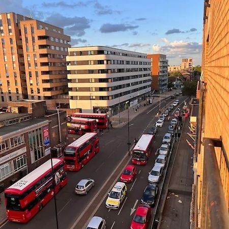 Private Double Bedroom In Hounslow Near Heathrow 伦敦 外观 照片